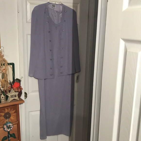 R&M Richards 2 piece garment gown in Lilac. Size 12 Brand New never worn - Picture 3 of 15